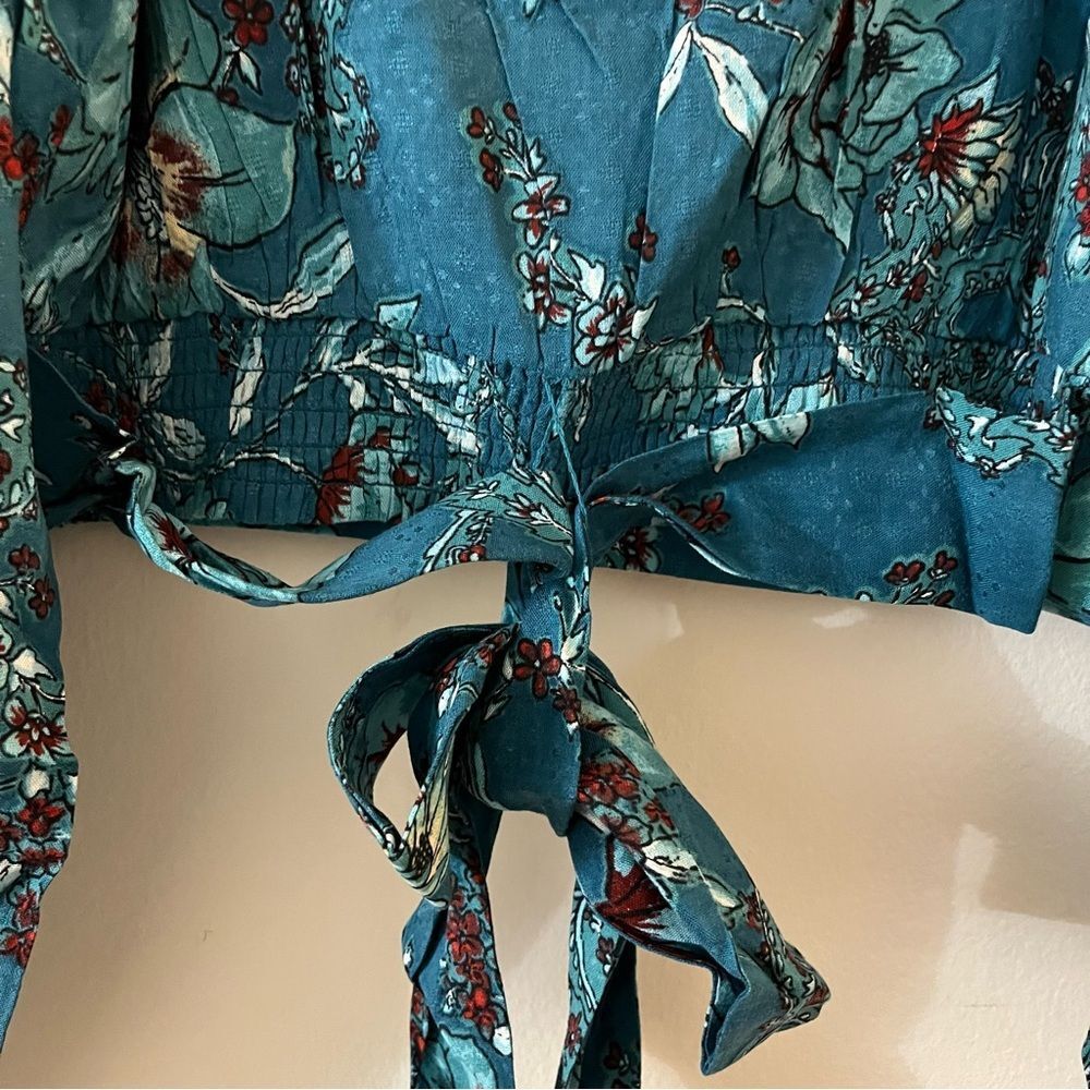 NWT B.O.G. Collective Sybille Teal Floral Crossover Crop Top Boho small - Picture 14 of 15